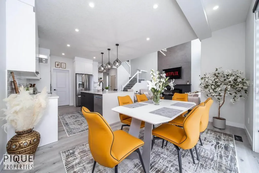 *New*Luxury Living*King Bed*Ac&Fireplace*Sleeps13! Edmonton